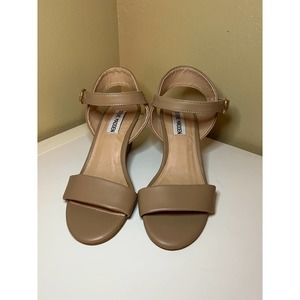 Steve Madden graze wedge size 6.5